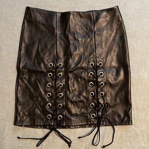 Windsor pleather skirt - size small. Gently used.